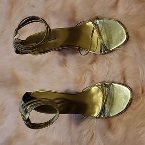Gold Michael Antonio date night sandals  sz8